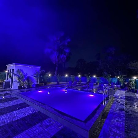 Stayhaven Aqua With Pvt Theatre & Pool Mumbai  Buitenkant foto