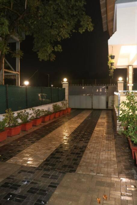 Stayhaven Aqua With Pvt Theatre & Pool Mumbai  Buitenkant foto