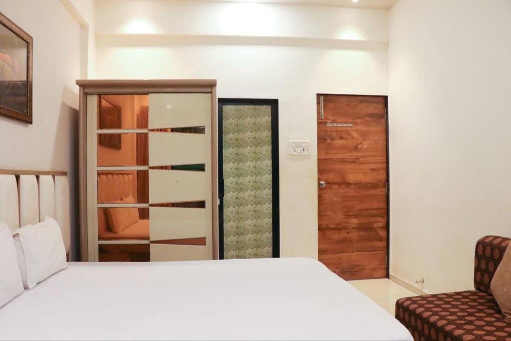 Stayhaven Aqua With Pvt Theatre & Pool Mumbai  Buitenkant foto